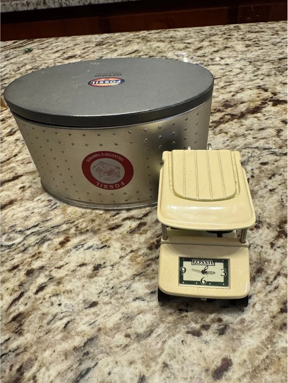 Fossil Limited Edition Timepiece GOLF CART In Collectable Fossil Tin Box